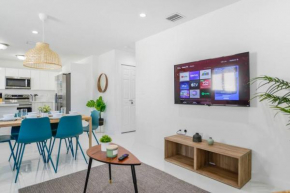 Stunning 3-Bedroom Duplex with Free Parking